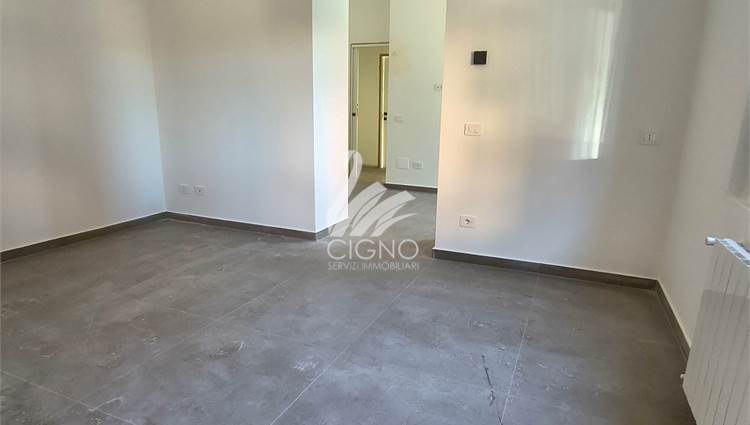 soggiorno vista passaggio cucina
